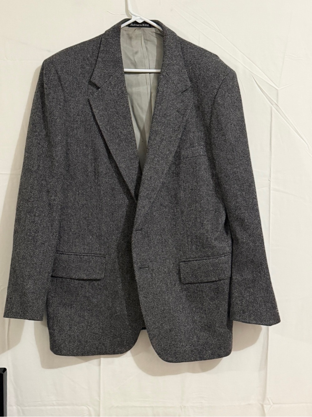 Men's Gray Herringbone Sport Coat - Tailored Look